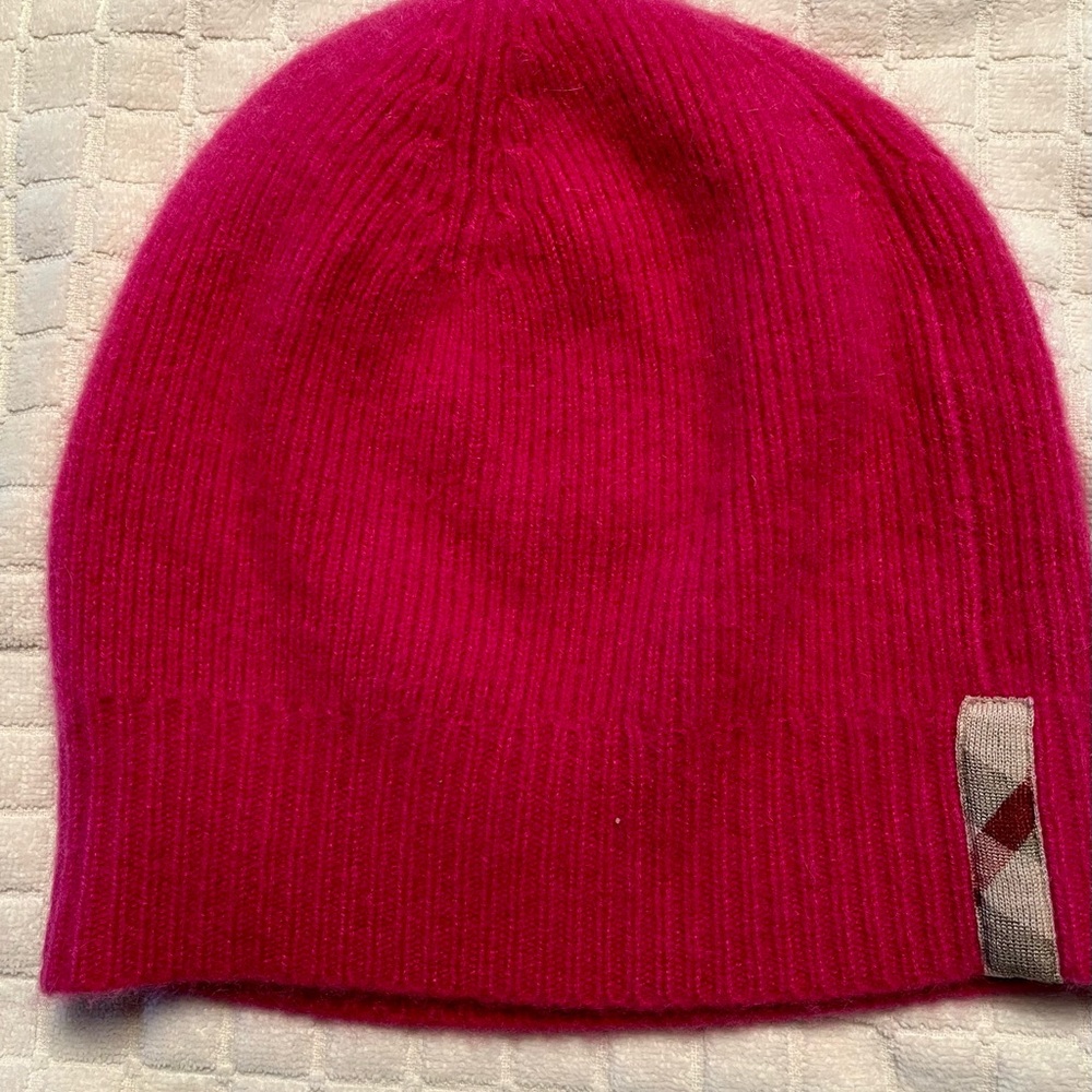 Burberry 100% Cashmere Fuchsia Knit Beanie
